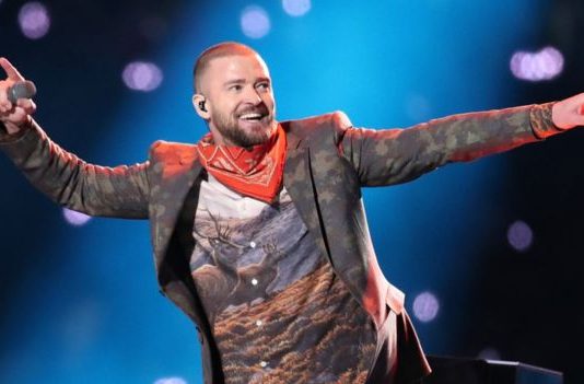 Justin Timberlake plays Prince and takes selfies at Super Bowl show