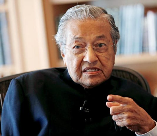 Malaysia: Mahathir Mohamad says Anwar Ibrahim to be given royal pardon